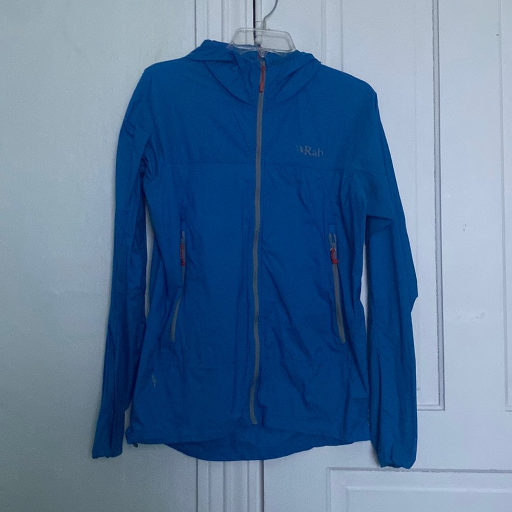 Rab light weight wind breaker